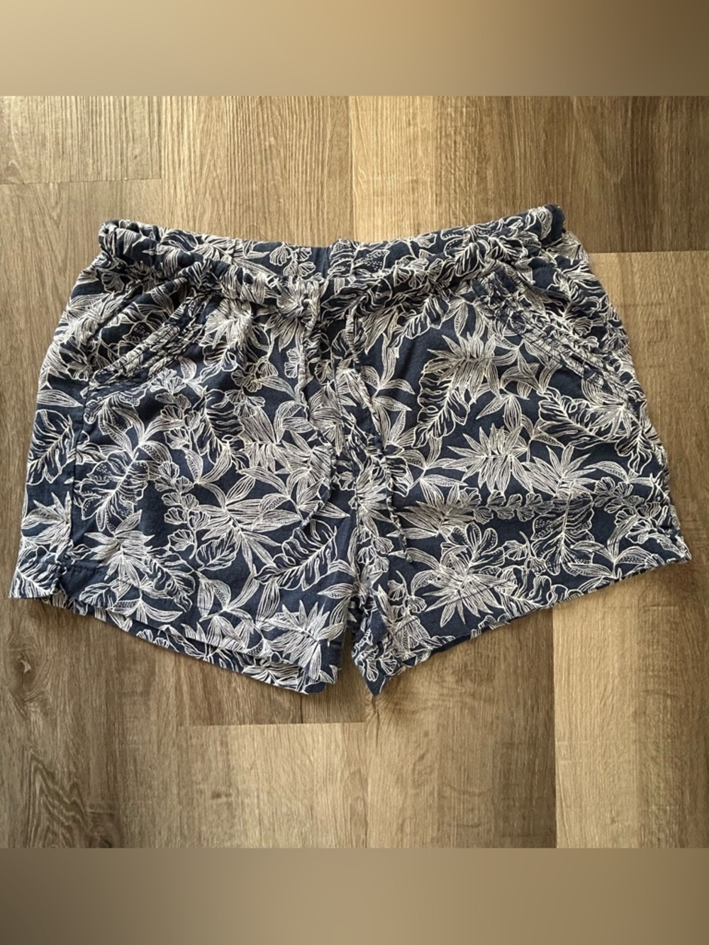Briggs New York Navy Blue Floral Drawstring Athletic Shorts